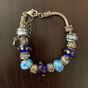 Flexible beaded bracelet